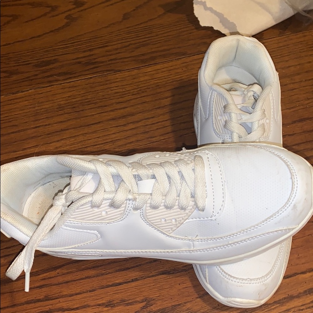 Woman’s shoes size 38